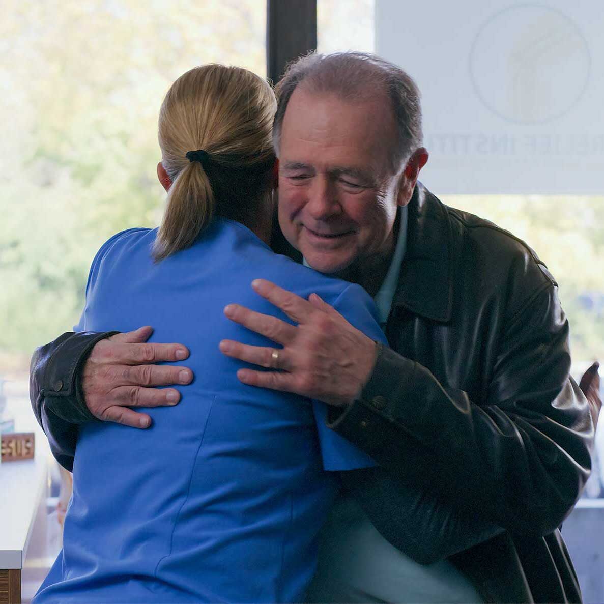 Hugpatient-mobile-1 Hugpatient-mobile-1